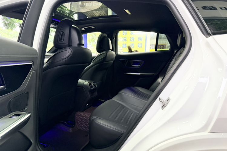 Used Mercedes-Benz GLC Coupe 2024 GLC 260 4MATIC Coupe SUV Interior 3