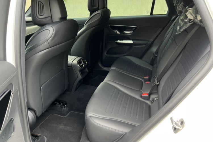 Used Mercedes-Benz GLC Coupe 2024 GLC 260 4MATIC Coupe SUV Interior 3