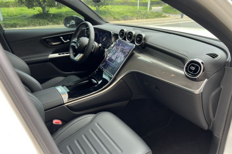 Used Mercedes-Benz GLC Coupe 2024 GLC 260 4MATIC Coupe SUV Interior 9