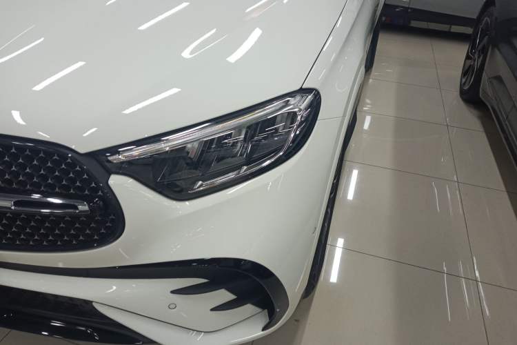 Used Mercedes-Benz GLC Coupe 2024 GLC 260 4MATIC Coupe SUV Left Front Headlight