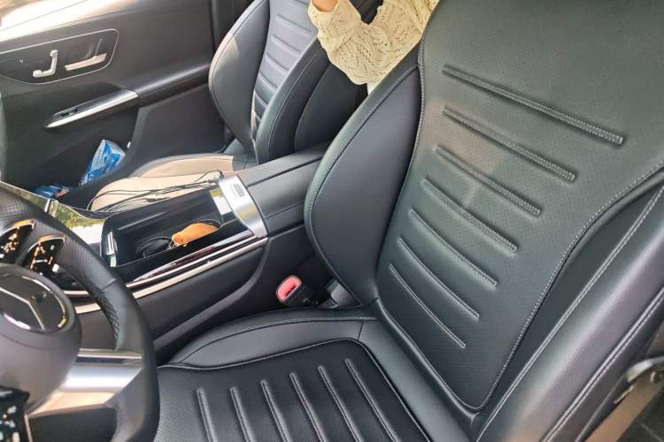 Used Mercedes-Benz GLC Coupe 2024 GLC 260 4MATIC Coupe SUV Left Front Seat