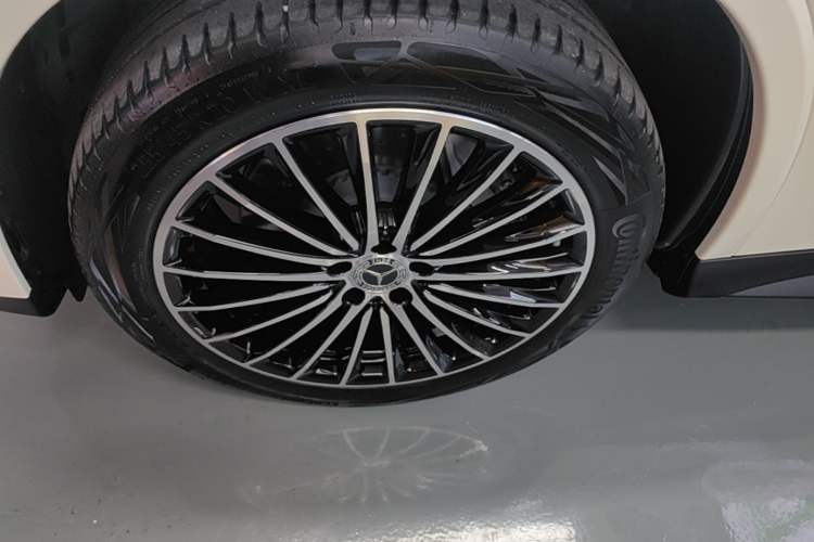 Used Mercedes-Benz GLC Coupe 2024 GLC 300 4MATIC Coupe SUV Left Front Wheel Hub