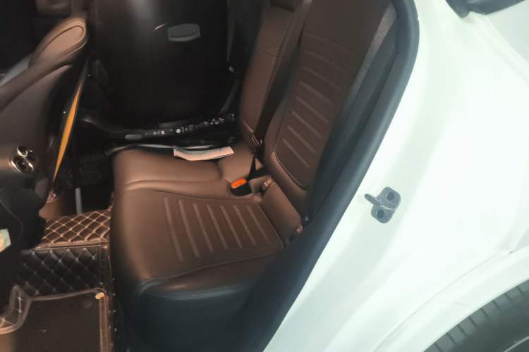 Used Mercedes-Benz GLC Coupe 2024 GLC 260 4MATIC Coupe SUV Left Rear Seat