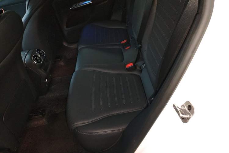 Used Mercedes-Benz GLC Coupe 2024 GLC 260 4MATIC Coupe SUV Left Rear Seat