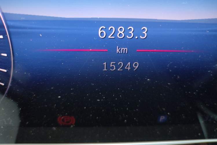 Used Mercedes-Benz GLC Coupe 2024 GLC 260 4MATIC Coupe SUV Odometer Close Up