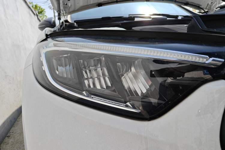 Used Mercedes-Benz GLC Coupe 2024 GLC 260 4MATIC Coupe SUV Right Front Headlight