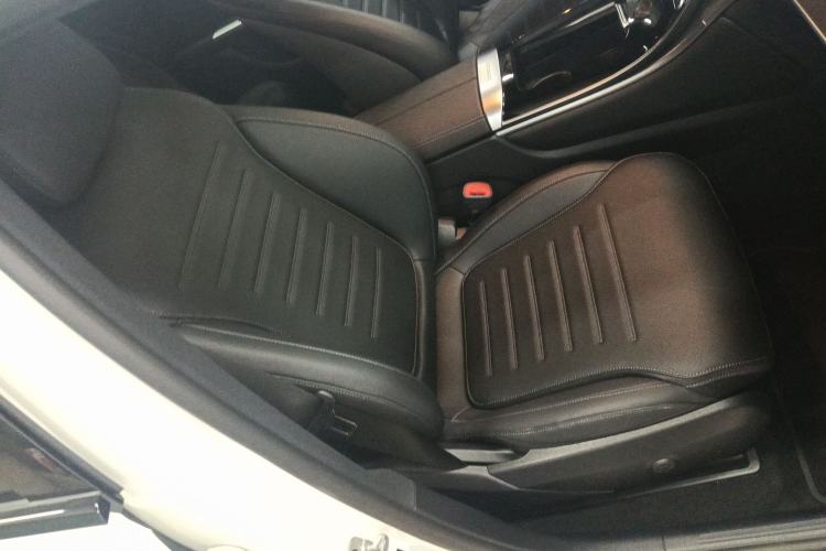 Used Mercedes-Benz GLC Coupe 2024 GLC 260 4MATIC Coupe SUV Right Front Seat