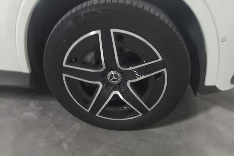 Used Mercedes-Benz GLC Coupe 2024 GLC 260 4MATIC Coupe SUV Right Front Wheel Hub