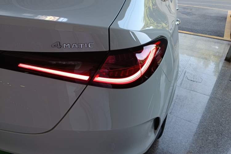 Used Mercedes-Benz GLC Coupe 2024 GLC 300 4MATIC Coupe SUV Right Rear Taillight