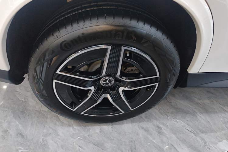 Used Mercedes-Benz GLC Coupe 2024 GLC 260 4MATIC Coupe SUV Right Rear Wheel Hub