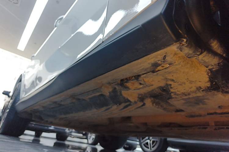 Used Mercedes-Benz GLC Coupe 2024 GLC 260 4MATIC Coupe SUV Right Side Sill