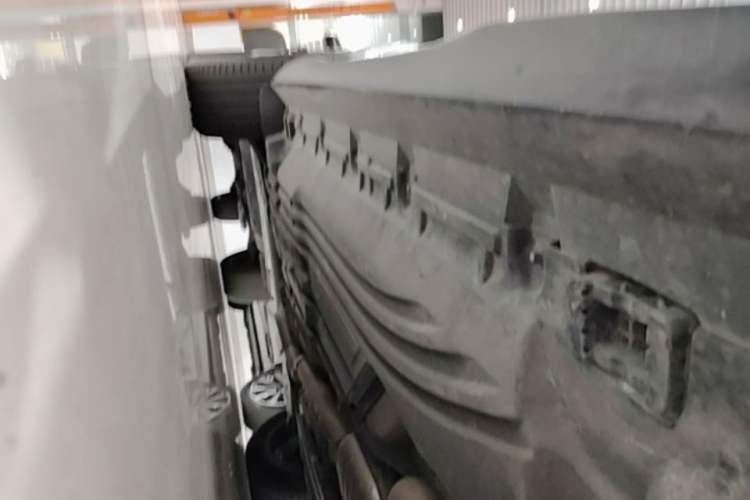 Used Mercedes-Benz GLC Coupe 2024 GLC 260 4MATIC Coupe SUV Right Side Sill