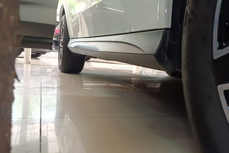 Used Mercedes-Benz GLC Coupe 2024 GLC 260 4MATIC Coupe SUV Right Side Sill
