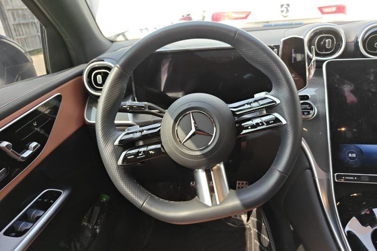 Used Mercedes-Benz GLC Coupe 2024 GLC 260 4MATIC Coupe SUV Steering Wheel