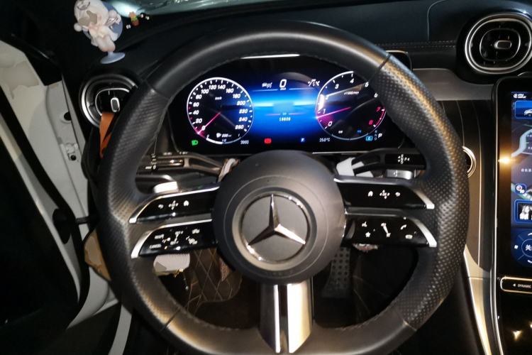 Used Mercedes-Benz GLC Coupe 2024 GLC 300 4MATIC Coupe SUV Steering Wheel