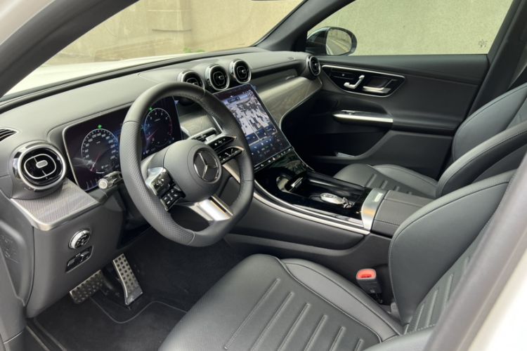 Used Mercedes-Benz GLC Coupe 2024 GLC 260 4MATIC Coupe SUV Steering Wheel