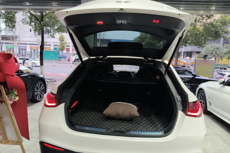 Used Mercedes-Benz GLC Coupe 2024 GLC 260 4MATIC Coupe SUV Trunk