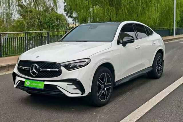 Ojetý Mercedes-Benz GLC Coupe 2024 GLC 260 4MATIC Coupe SUV