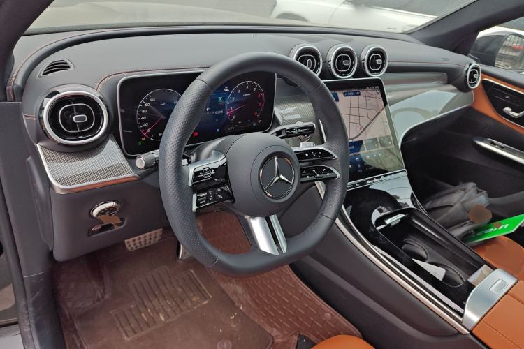 Used Mercedes-Benz GLC Coupe 2025 GLC 260 4MATIC Coupe SUV Center Console