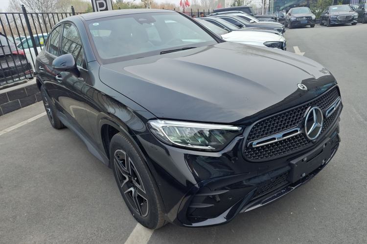 Used Mercedes-Benz GLC Coupe 2025 GLC 260 4MATIC Coupe SUV Exterior 1