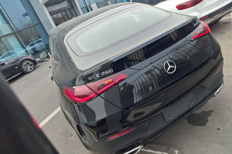 Used Mercedes-Benz GLC Coupe 2025 GLC 260 4MATIC Coupe SUV Exterior 2