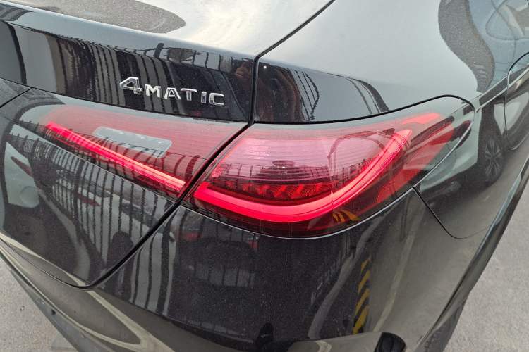 Used Mercedes-Benz GLC Coupe 2025 GLC 260 4MATIC Coupe SUV Exterior 3