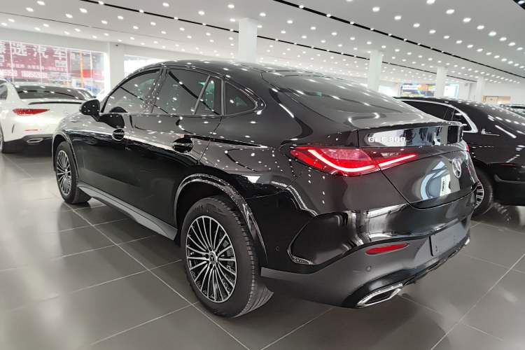 Used Mercedes-Benz GLC Coupe 2025 GLC 260 4MATIC Coupe SUV Exterior 3