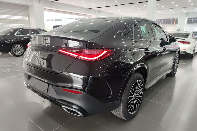 Used Mercedes-Benz GLC Coupe 2025 GLC 260 4MATIC Coupe SUV Exterior 5