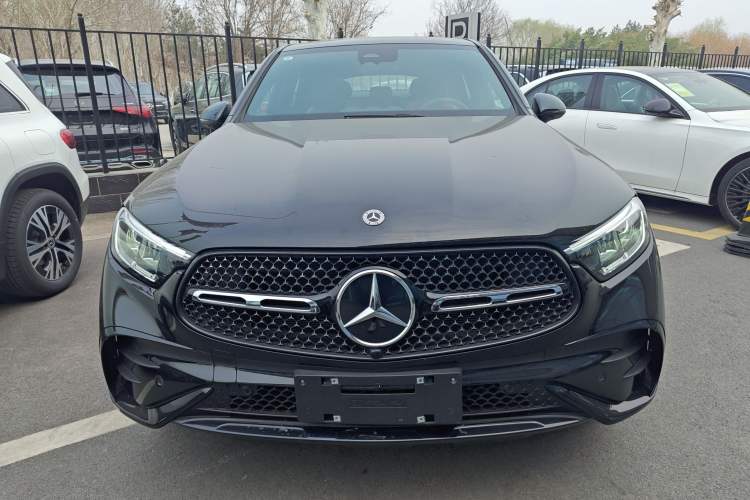 Used Mercedes-Benz GLC Coupe 2025 GLC 260 4MATIC Coupe SUV Front