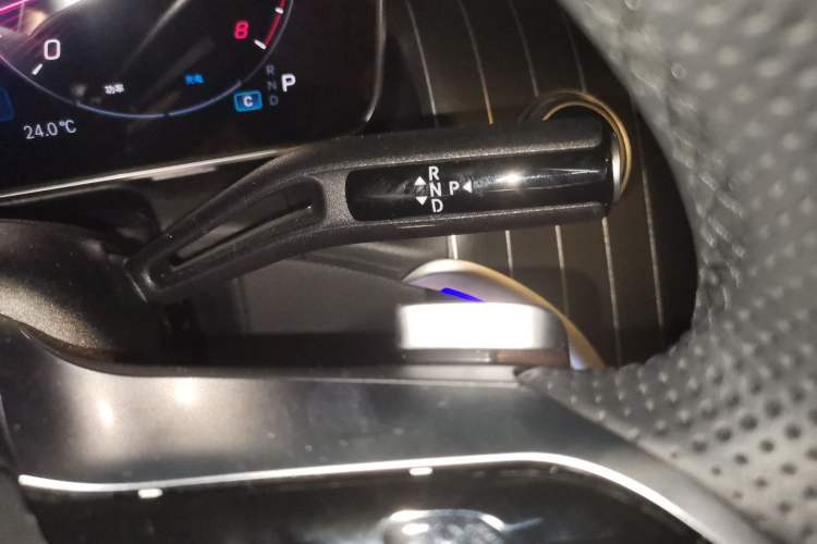 Used Mercedes-Benz GLC Coupe 2025-Year Restyled GLC 300 4MATIC Coupe SUV Gear Lever