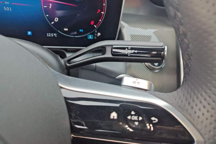 Used Mercedes-Benz GLC Coupe 2025 GLC 260 4MATIC Coupe SUV Gear Lever
