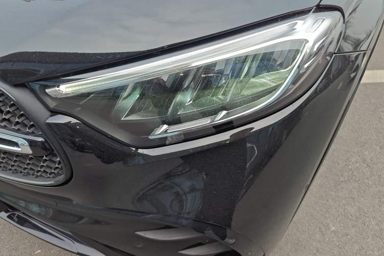 Used Mercedes-Benz GLC Coupe 2025 GLC 260 4MATIC Coupe SUV Left Front Headlight