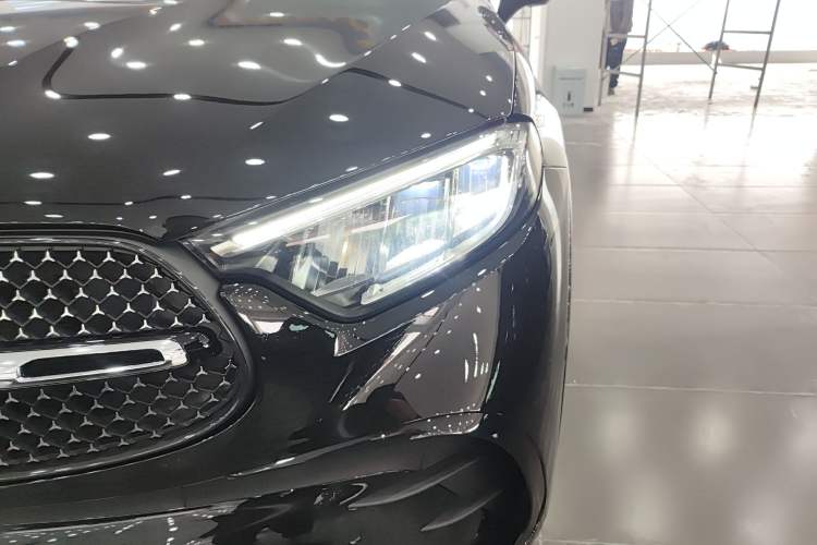 Used Mercedes-Benz GLC Coupe 2025 GLC 260 4MATIC Coupe SUV Left Front Headlight