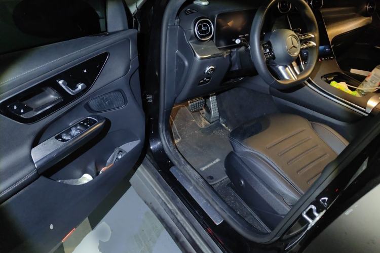 Used Mercedes-Benz GLC Coupe 2025 GLC 260 4MATIC Coupe SUV Driver Seat