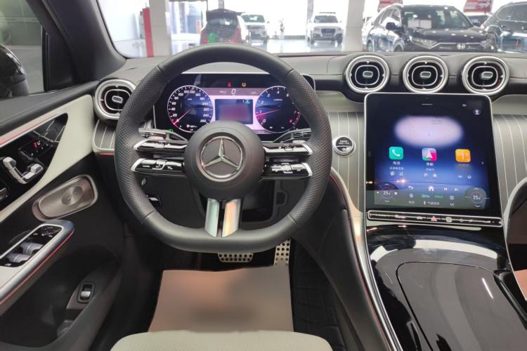 Used Mercedes-Benz GLC Coupe 2025 GLC 300 4MATIC Coupe SUV Interior 2