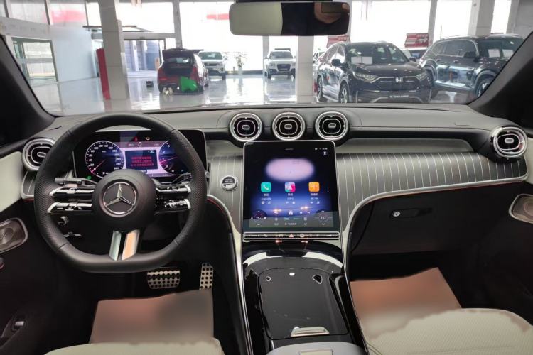 Used Mercedes-Benz GLC Coupe 2025 GLC 300 4MATIC Coupe SUV Interior 3