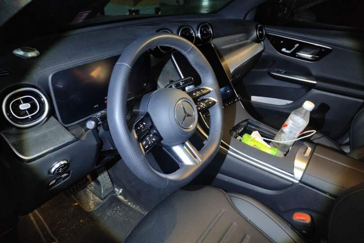Used Mercedes-Benz GLC Coupe 2025 GLC 260 4MATIC Coupe SUV Steering Wheel