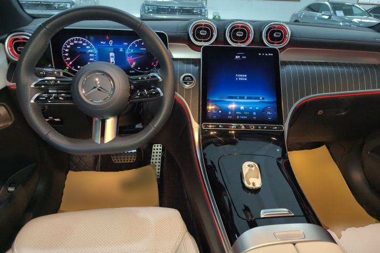 Used Mercedes-Benz GLC Coupe 2025 GLC 300 4MATIC Coupe SUV Interior 2