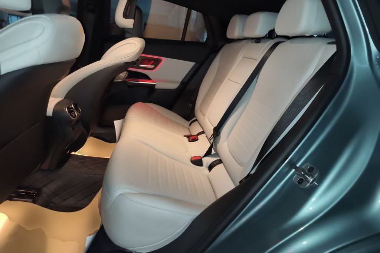 Used Mercedes-Benz GLC Coupe 2025 GLC 300 4MATIC Coupe SUV Interior 4