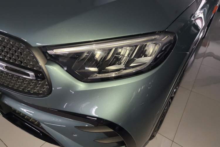 Used Mercedes-Benz GLC Coupe 2025 GLC 300 4MATIC Coupe SUV Left Front Headlight