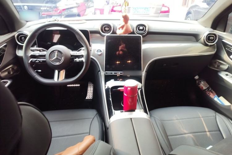 Used Mercedes-Benz GLC Coupe 2025-Year Restyled GLC 260 4MATIC Coupe SUV Center Console