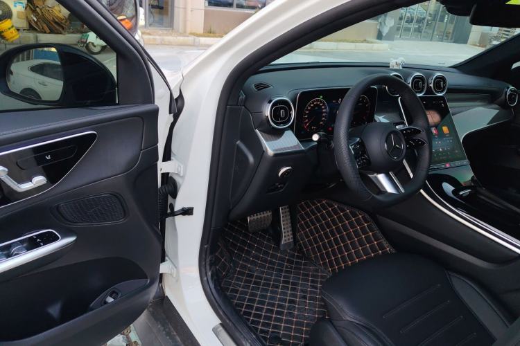 Used Mercedes-Benz GLC Coupe 2025-Year Restyled GLC 260 4MATIC Coupe SUV Driver Seat