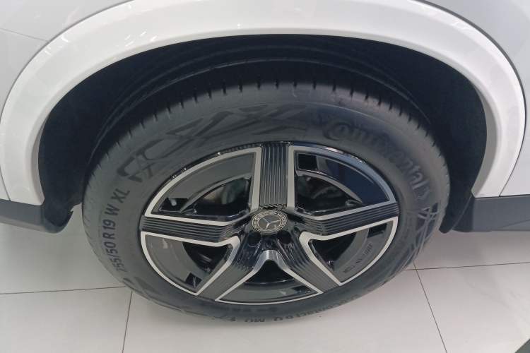 Used Mercedes-Benz GLC Coupe 2025 GLC 260 4MATIC Coupe SUV Exterior 2