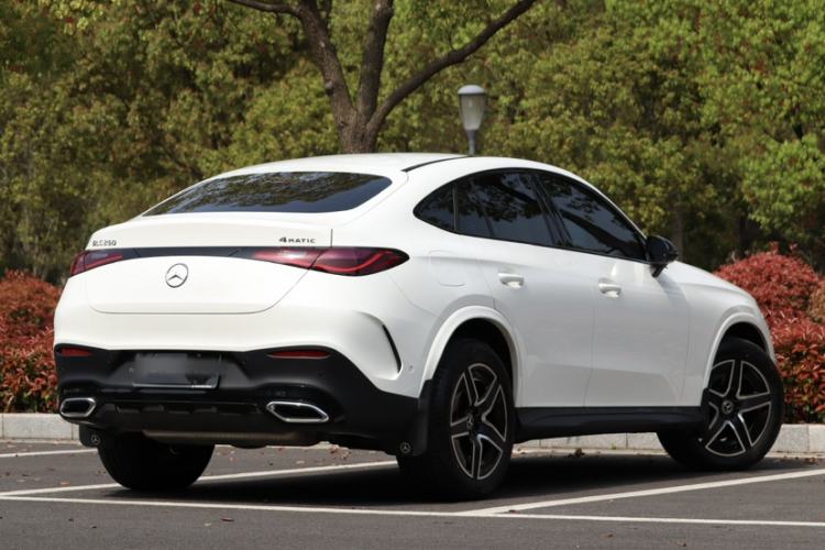 Used Mercedes-Benz GLC Coupe 2025-Year Restyled GLC 260 4MATIC Coupe SUV Exterior 2