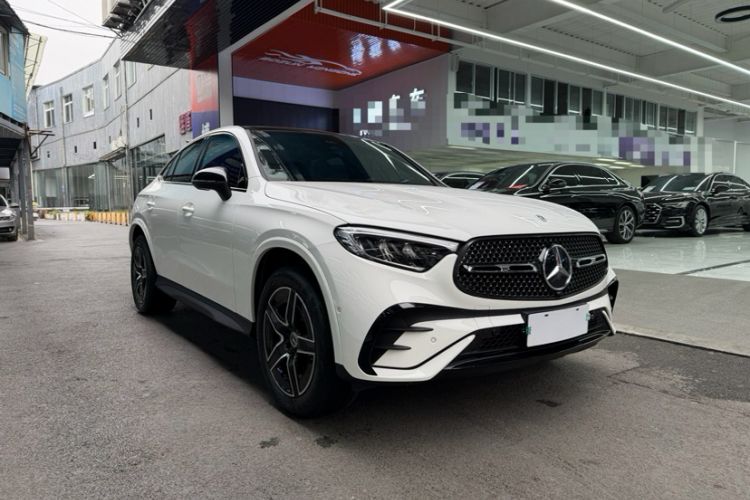 Used Mercedes-Benz GLC Coupe 2025 GLC 260 4MATIC Coupe SUV Exterior 5