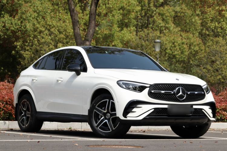 Used Mercedes-Benz GLC Coupe 2025-Year Restyled GLC 260 4MATIC Coupe SUV Exterior 6