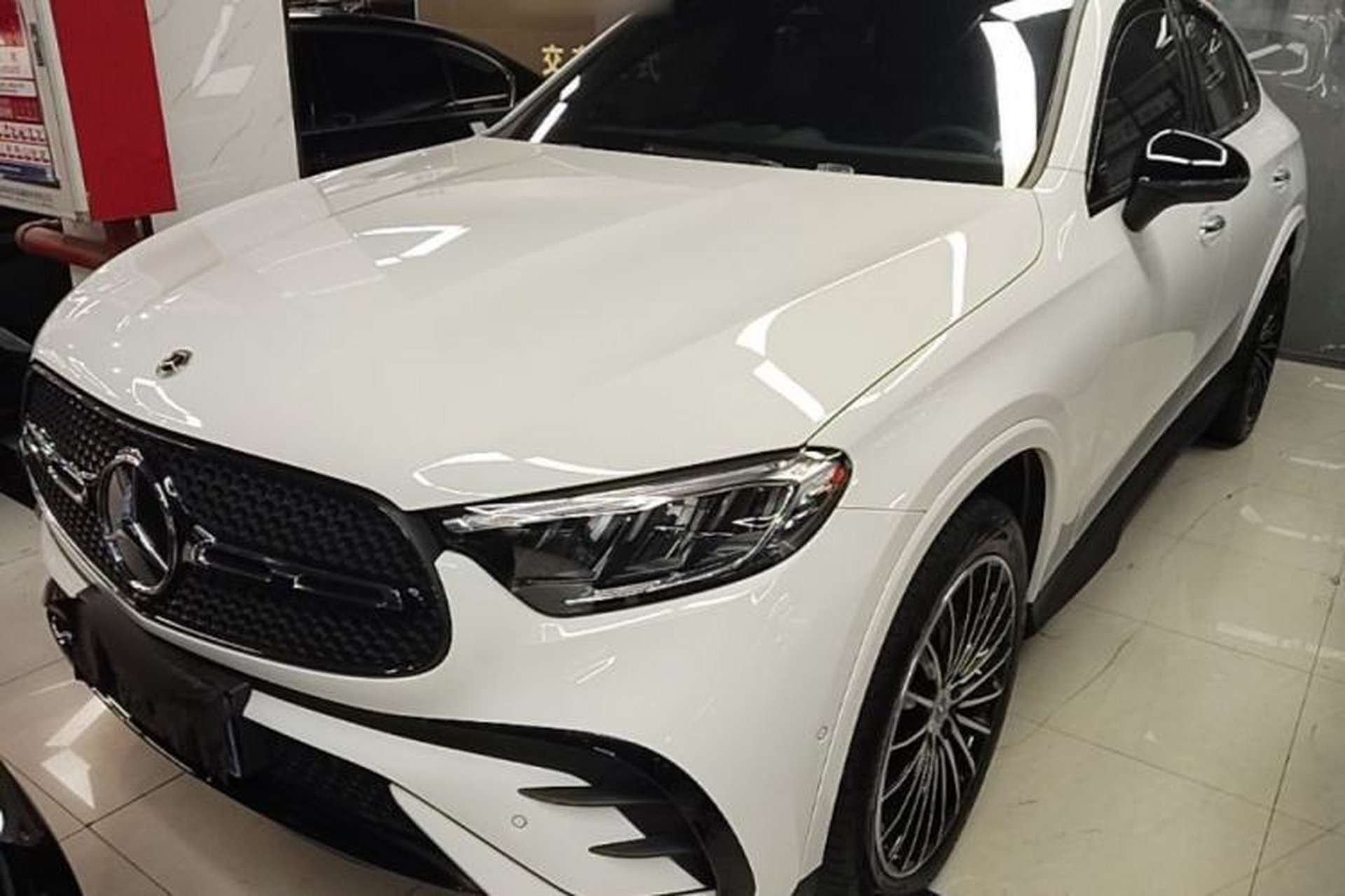 Used Mercedes-Benz GLC Coupe 2025 GLC 300 4MATIC Coupe SUV Front Left 45 Deg