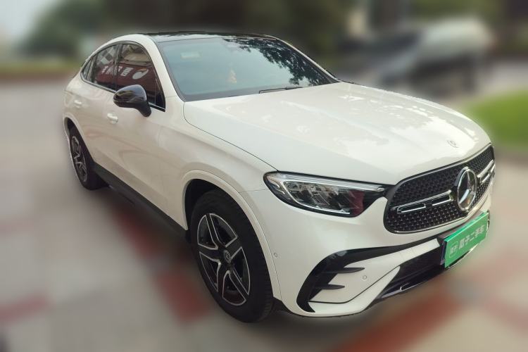 Used Mercedes-Benz GLC Coupe 2025-Year Restyled GLC 260 4MATIC Coupe SUV Front Right 45 Deg