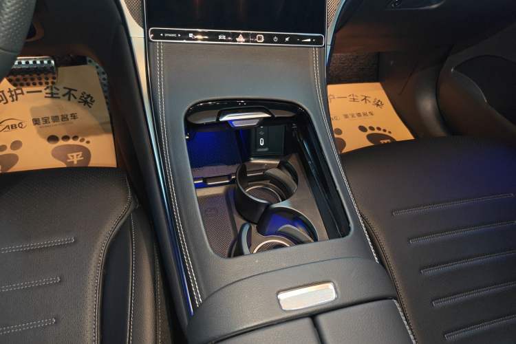 Used Mercedes-Benz GLC Coupe 2025-Year Restyled GLC 260 4MATIC Coupe SUV Gear Lever