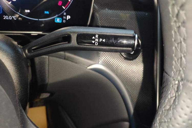 Used Mercedes-Benz GLC Coupe 2025-Year Restyled GLC 260 4MATIC Coupe SUV Gear Lever